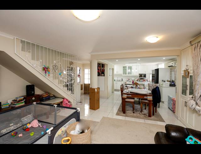 3 BEDROOM TOWNHOUSE FOR SALE IN MORNINGSIDE